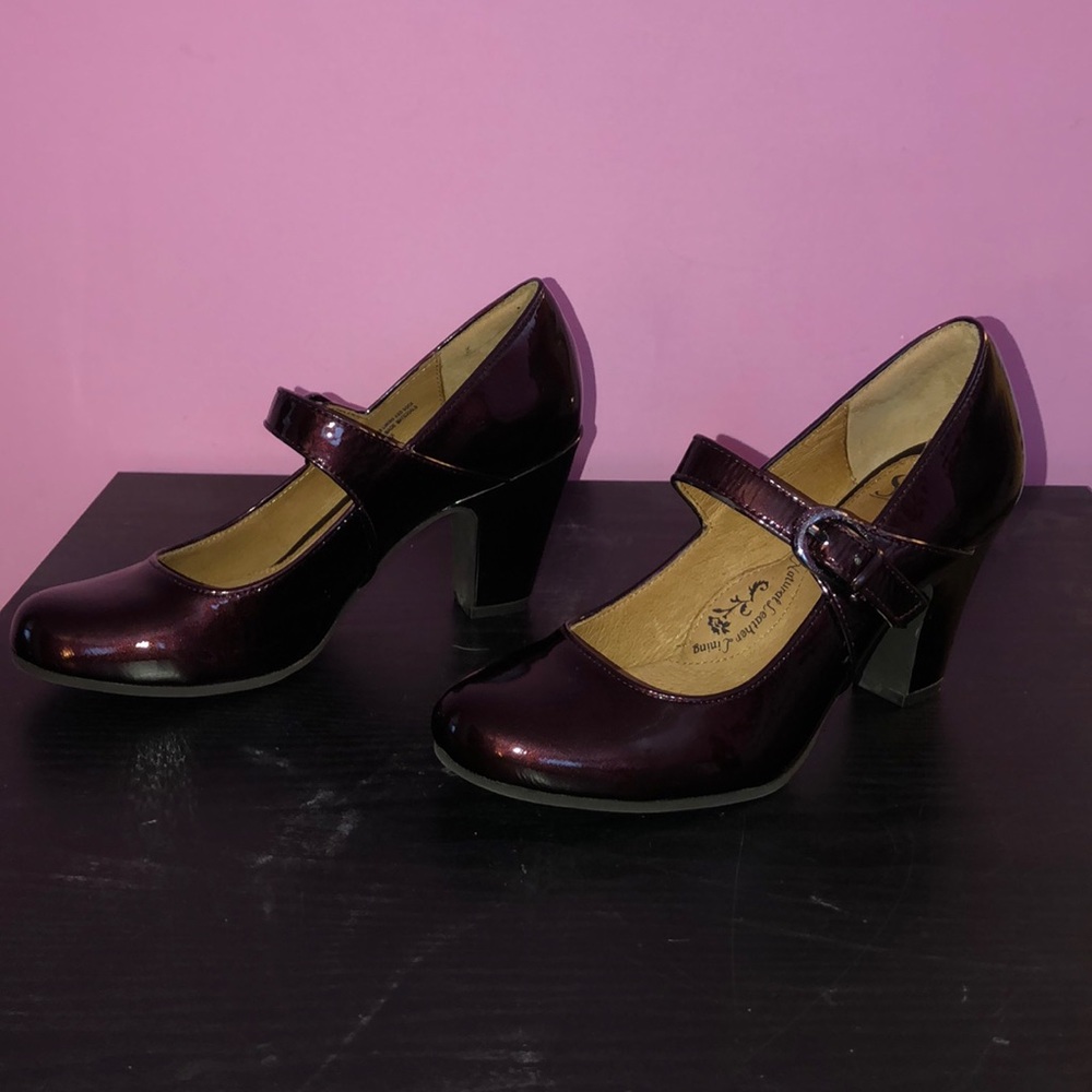 Soft Mary Jane pumps